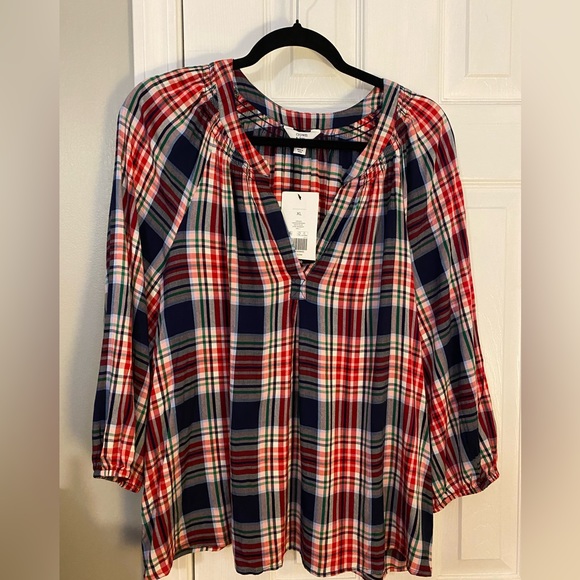 crown & ivy Tops - Crown & Ivy XL top